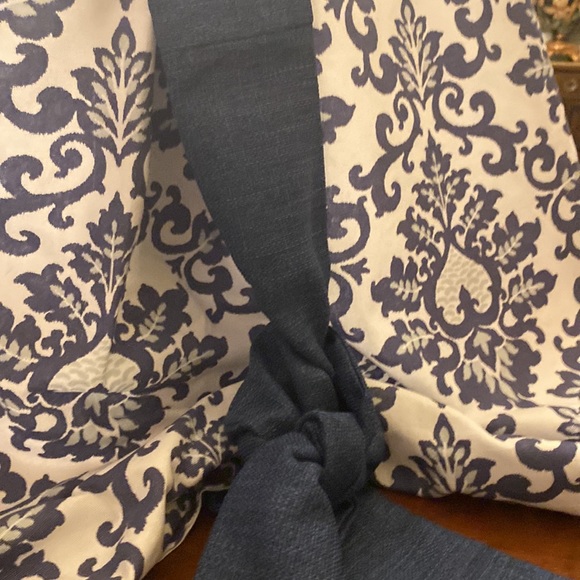 Custom Window Valance - Picture 13 of 16